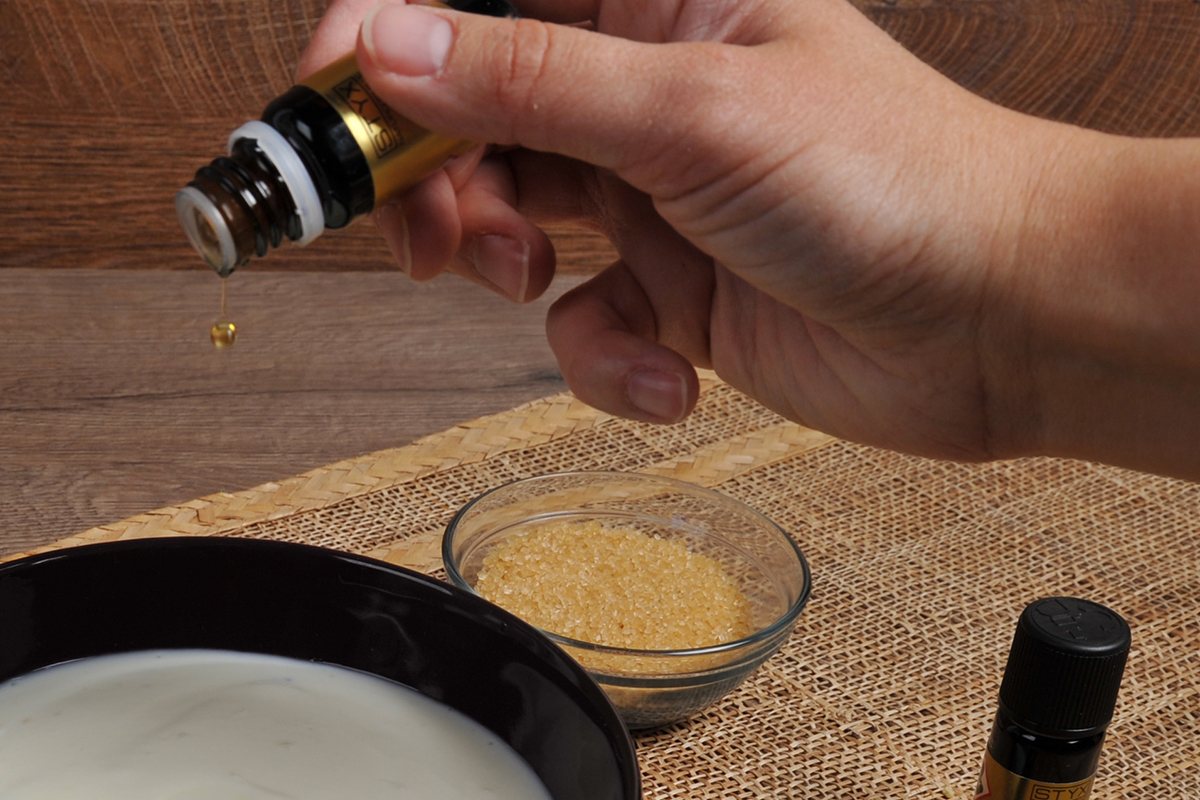 DIY Zitrusjoghurt mit ätherischen Ölen für Müsli