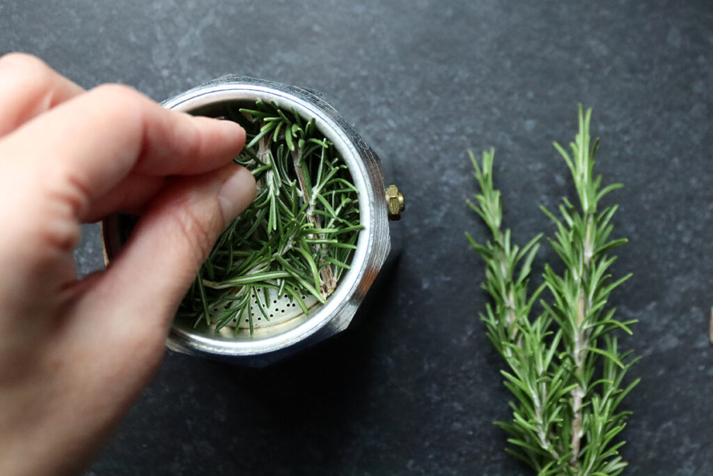 DIY Rosmarinwasser Beauty Club Austria